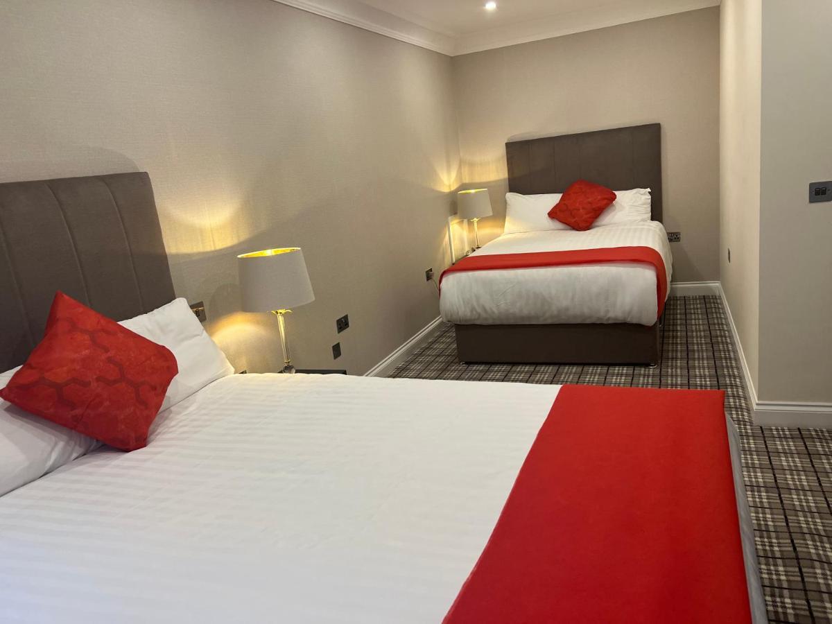 Tf Royal Hotel & Theatre Castlebar Exterior foto