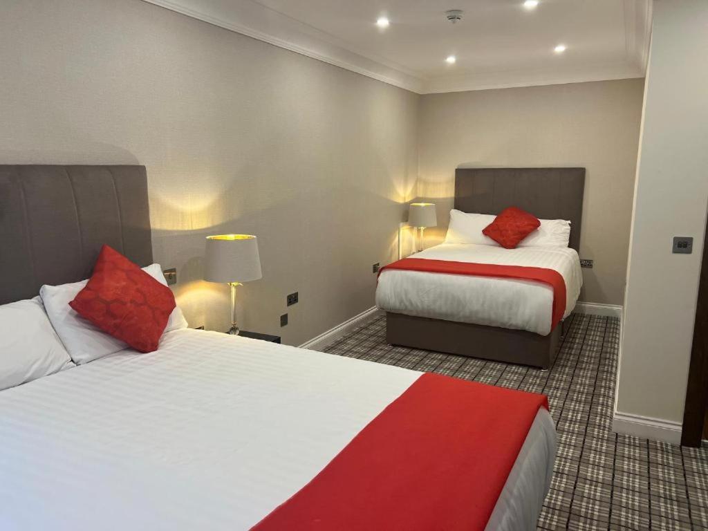 Tf Royal Hotel & Theatre Castlebar Exterior foto