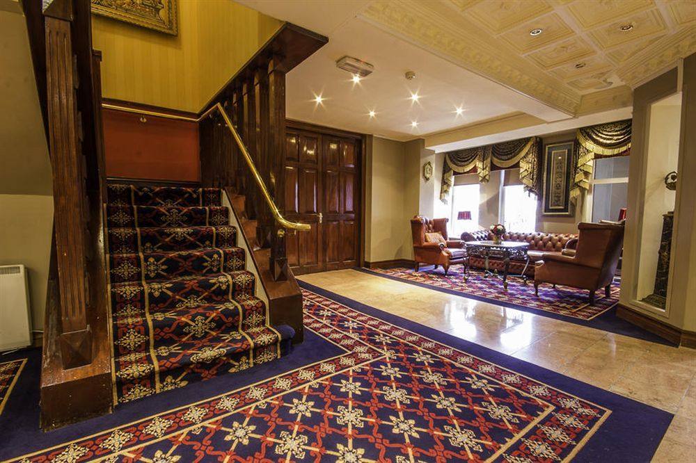 Tf Royal Hotel & Theatre Castlebar Exterior foto