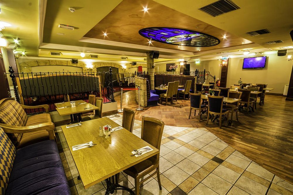 Tf Royal Hotel & Theatre Castlebar Exterior foto