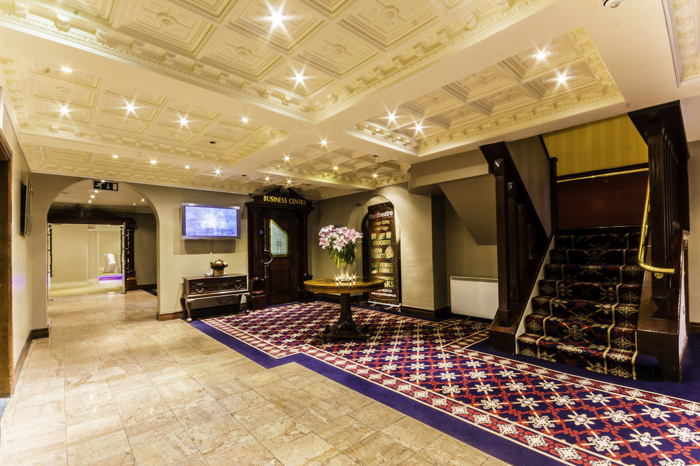 Tf Royal Hotel & Theatre Castlebar Exterior foto