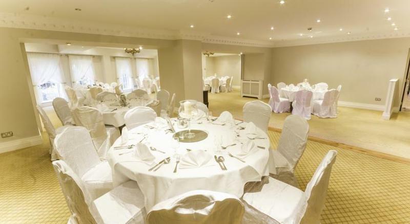 Tf Royal Hotel & Theatre Castlebar Exterior foto